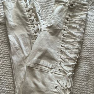 White I am Gia pants